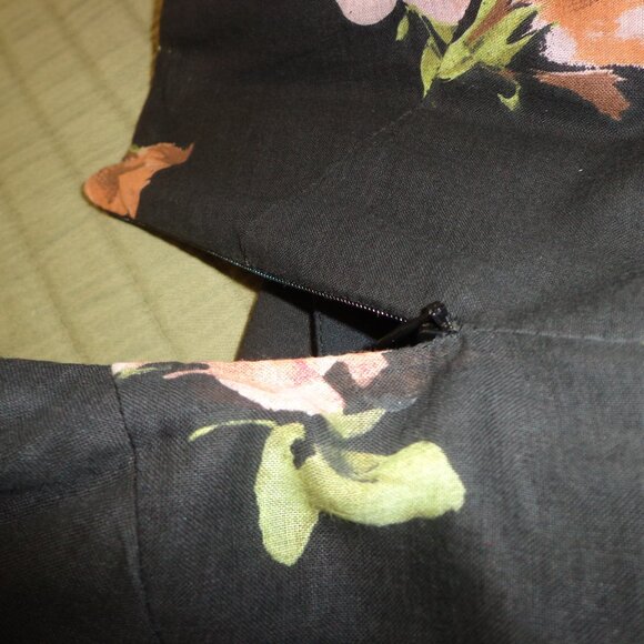 Necessary Objects Skirt S Lined Roses Black Multi Side Zip Closure Flared - Picture 7 of 12